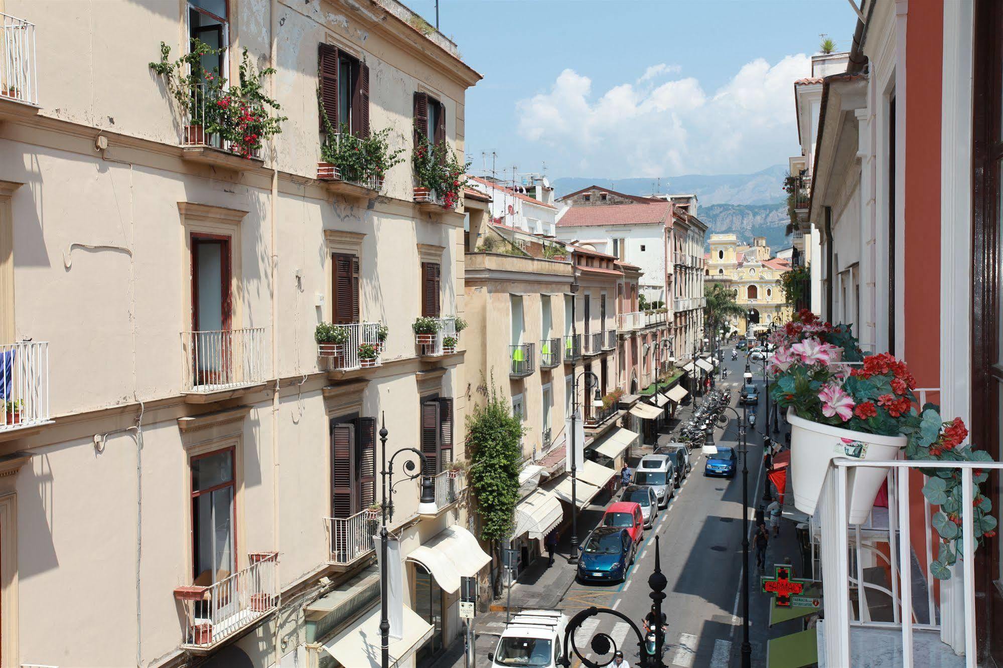 Palazzo Tasso Bed & Breakfast Sorrento Exterior photo
